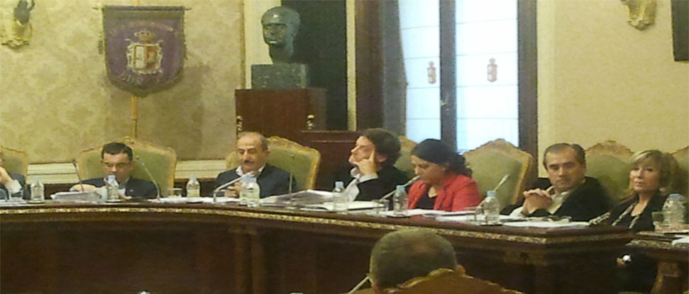 El PP rechaza las mociones de infraestructuras, financiación de escuelas infantiles y contra el fracking 