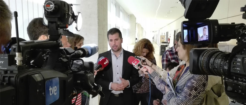 Luis Tudanca: &ldquo;Hoy es un d&iacute;a muy triste para el PSOE y para los espa&ntilde;oles&rdquo;