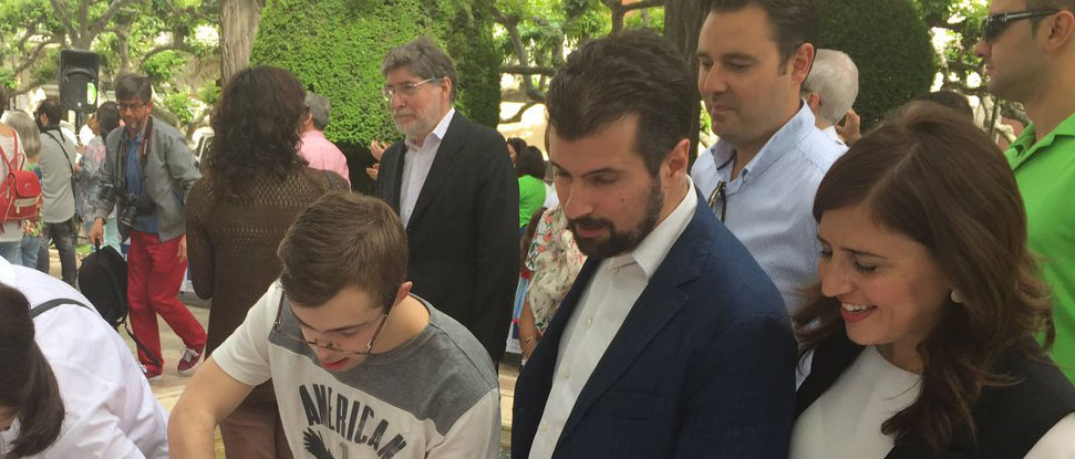 Tudanca, Pe&ntilde;a y de la Rosa arropan la lectura de Ivanhoe organizada por Down Burgos en el D&iacute;a del Medio Ambiente