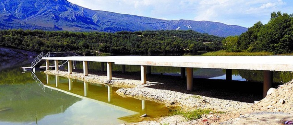 <div>El PSOE, en contra de acondicionar el edificio del embarcadero de Sobr&oacute;n</div><div><br /></div>