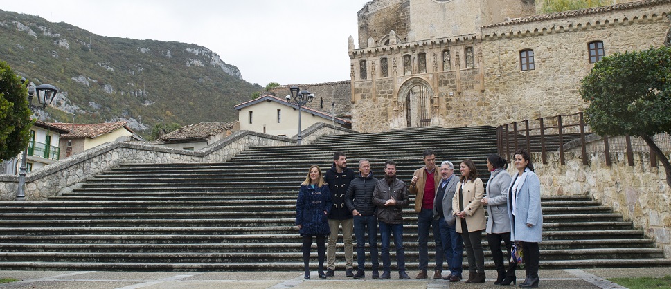 Pedro S&aacute;nchez aborda en O&ntilde;a el problema de la despoblaci&oacute;n