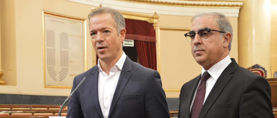 <div>Ander Gil: &ldquo;El PP sigue una estrategia premeditada para hundir la sanidad p&uacute;blica y crear nuevos espacios para los negocios privados&rdquo;</div><div><br /></div>