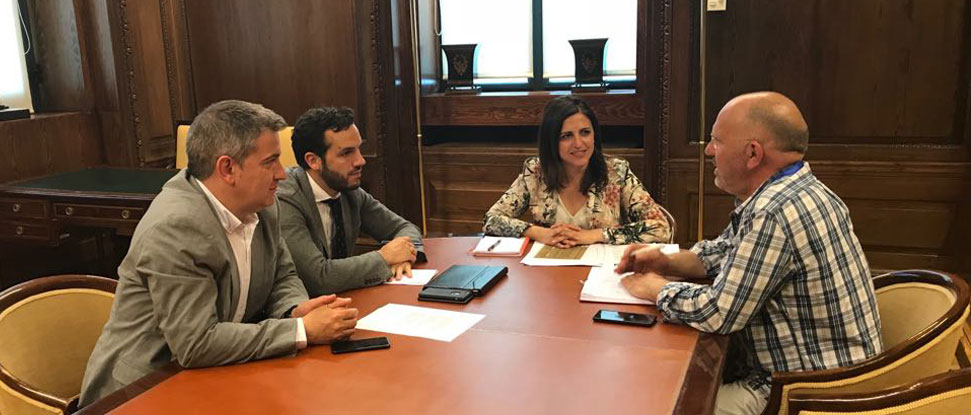 <p><span>El PSOE expone a la Asociaci&oacute;n Repuebla su compromiso contra la despoblaci&oacute;n del mundo rural</span></p>