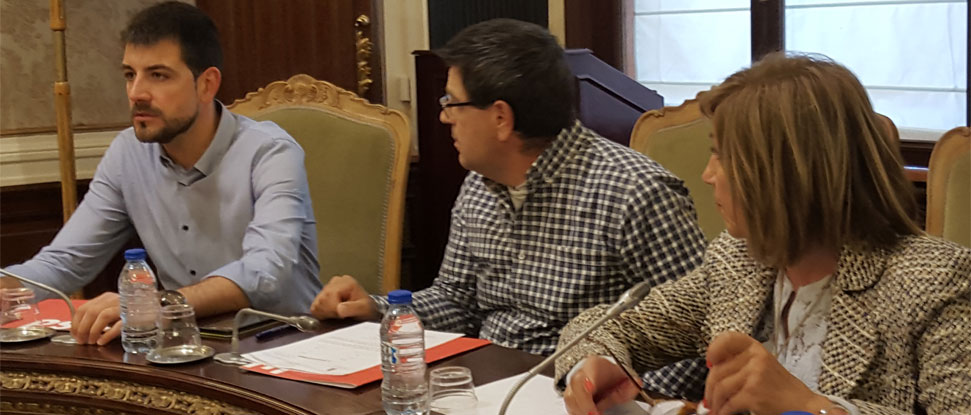 Jurado deja en evidencia la mala gesti&oacute;n del PP en la Diputaci&oacute;n y le pide que se vaya