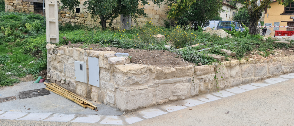 El PSOE pide a la Diputación la subsanación de los defectos de obra en la urbanización del entorno de Valpuesta 