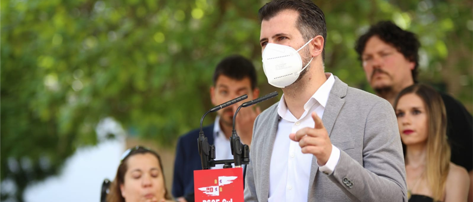 Tudanca dice que el diálogo social no es gasto superfluo y que no hay nada más superfluo que el gobierno de Mañueco y Gallardo Tudanca dice que el diálogo social no es gasto superfluo y que no hay nada más superfluo que el gobierno de Mañueco y Gallardo