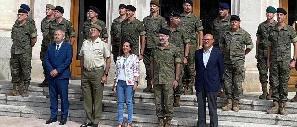 Margarita Robles visita el cuartel general de la División San Marcial Margarita Robles visita el cuartel general de la División San Marcial
