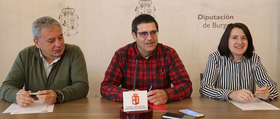 Alcaldes piden a la Diputación que rectifique la orden de desahucio que supone para la población del medio rural el recorte de Planes Provinciales Alcaldes piden a la Diputación que rectifique la orden de desahucio que supone para la población del medio rural el recorte de Planes Provinciales