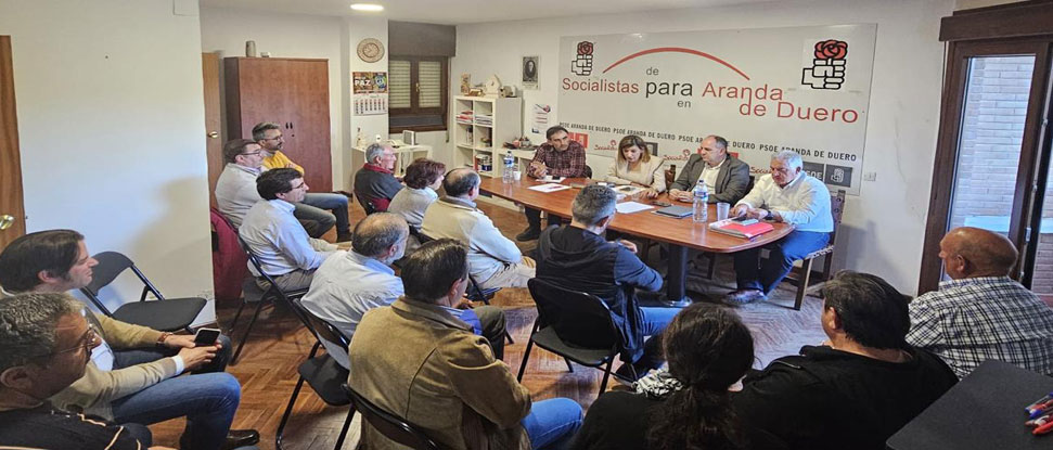 Reclamamos a la Junta la profesionalización de los parques de bomberos de la provincia