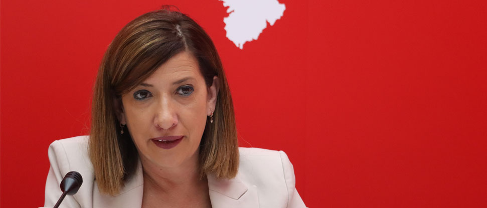 <div>La Diputación deja sin ayudas para actividades culturales y fiestas patronales a 105 pueblos que cumplían con los requisitos por falta de crédito</div><div><br /></div> <div>La Diputación deja sin ayudas para actividades culturales y fiestas patronales a 105 pueblos que cumplían con los requisitos por falta de crédito</div><div><br /></div>