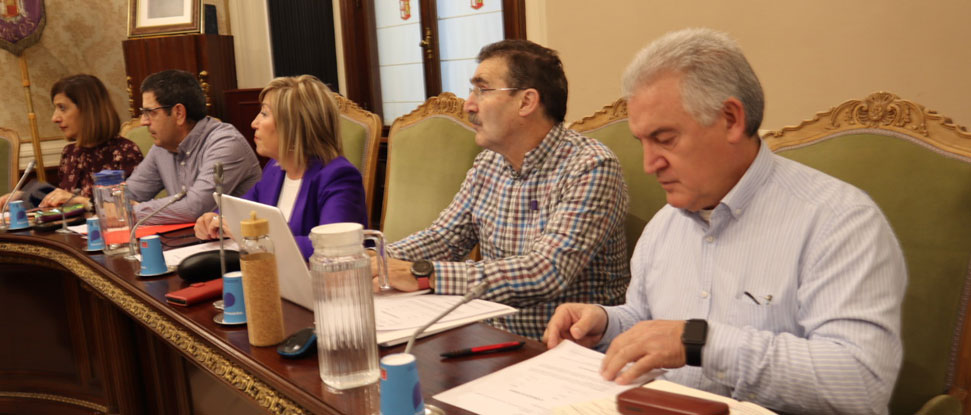 El PSOE se abre a estudiar la posibilidad de que la Diputación remunere a los alcaldes de los pueblos vía Planes Provinciales El PSOE se abre a estudiar la posibilidad de que la Diputación remunere a los alcaldes de los pueblos vía Planes Provinciales