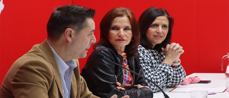 <div>El PSOE se compromete a acabar con la mala gesti&oacute;n de Ma&ntilde;ueco en la educaci&oacute;n p&uacute;blica y, en especial, en el medio rural</div><div><br /></div>